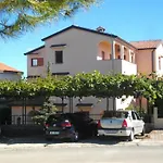 Studio Apartment In Porec With Balcony, Air Conditioning, Wi-Fi