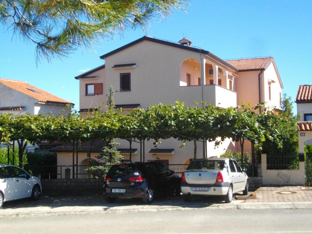 Apartman In With Balcony, Air Conditioning, Wi-fi